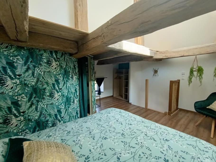 Appartement Independant La Tour Des Tuileries Aydoilles エクステリア 写真