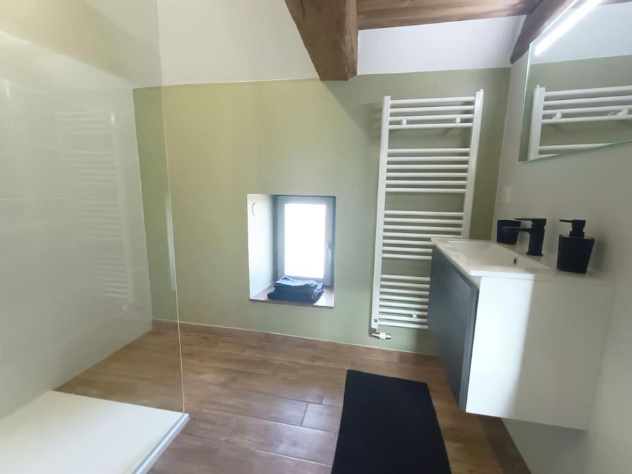 Appartement Independant La Tour Des Tuileries Aydoilles エクステリア 写真